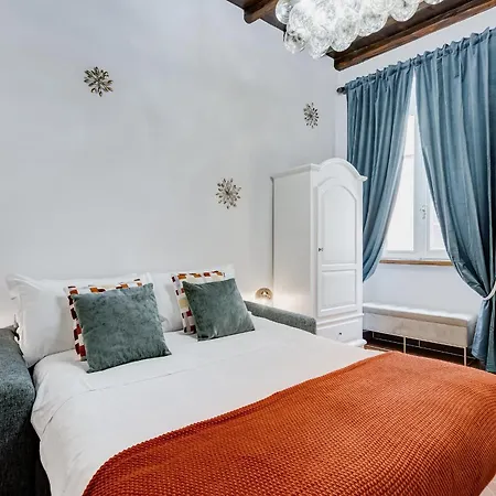 New Spanish Square - Romedreamhome *