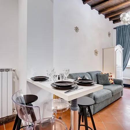 Apartmán New Spanish Square - Romedreamhome *