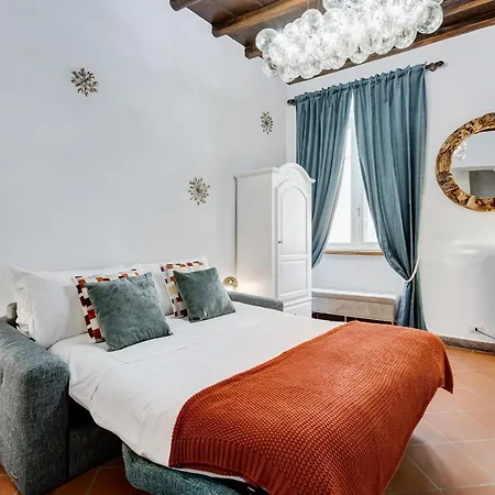 Apartmán New Spanish Square - Romedreamhome *