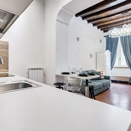 Apartamento New Spanish Square - Romedreamhome
