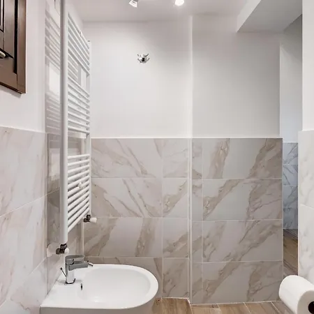New Spanish Square - Romedreamhome Rom