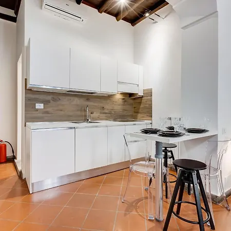 New Spanish Square - Romedreamhome Rom