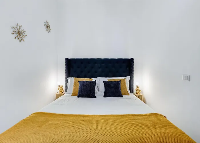 Apartment New Spanish Square - Romedreamhome *