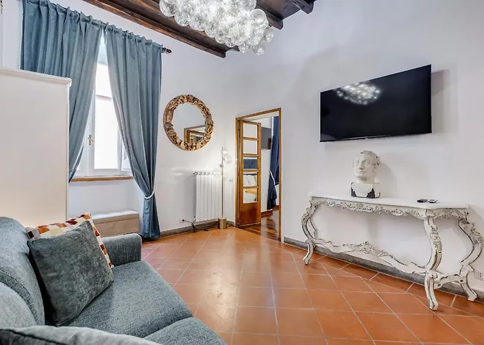 New Spanish Square - Romedreamhome Apartment *