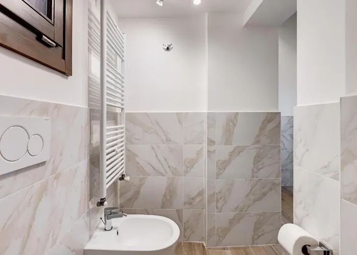 New Spanish Square - Romedreamhome Rom